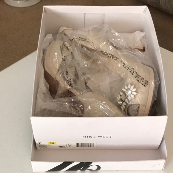 Nine West open toe heels, size 7M - Picture 4 of 4